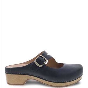 NIB Dansko Britney oiled blue size 39